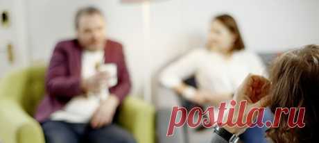 36-летняя Марина после измены пытается контролировать мужа. 45-летний Денис протестует. Они постоянно ссорятся по разным поводам. Конфликтолог Андрей Кёниг помогает понять, чего каждый из них хочет, и снизить накал страстей в паре. #психологиялюбви #психологияотношений #мужчинаиженщина #счастливыеотношения