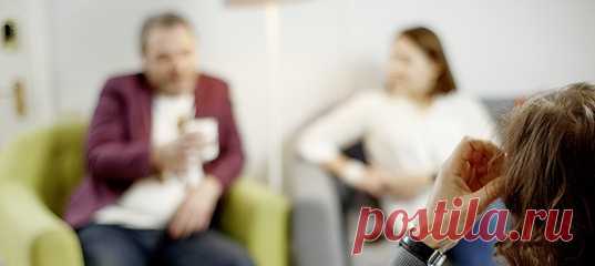 36-летняя Марина после измены пытается контролировать мужа. 45-летний Денис протестует. Они постоянно ссорятся по разным поводам. Конфликтолог Андрей Кёниг помогает понять, чего каждый из них хочет, и снизить накал страстей в паре. #психологиялюбви #психологияотношений #мужчинаиженщина #счастливыеотношения