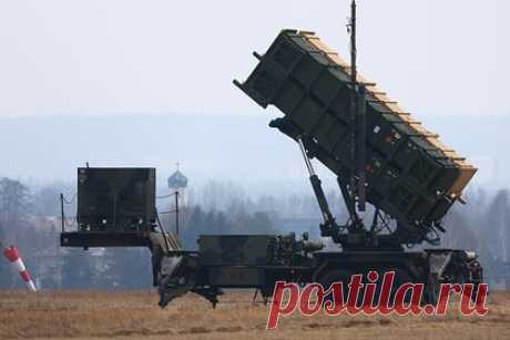 На Украине объяснили уничтожение Россией Patriot. Отставной генерал Вооруженных сил Украины (ВСУ) Сергей Кривонос заявил, что Россия подорвала зенитные ракетные (ЗРК) комплексы Patriot на Украине благодаря превосходным возможностям в разведке и наблюдении. Военный добавил, что ВСУ теряют дорогостоящую технику в том числе и из-за безалаберности и самоуверенности.