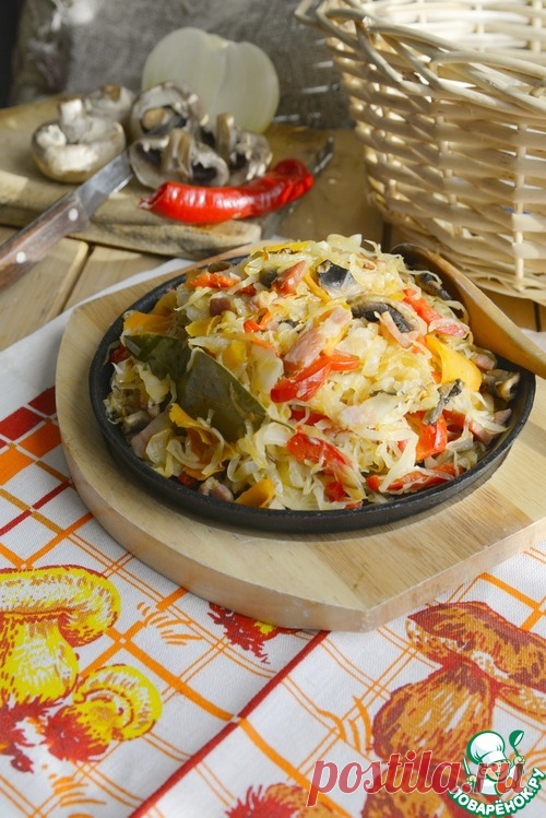 Капуста, тушёная с перцем и шампиньонами