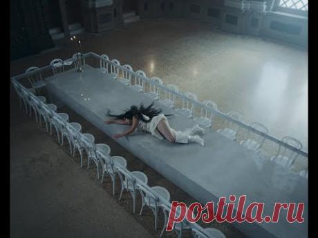 Charli xcx - Chains of Love скачать клип бесплатно