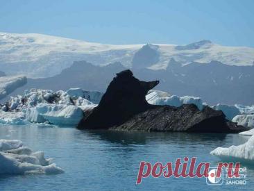 Черынй айсберг Айсберг – величественное, безумно красивое и жутковатое зрелище: огромная ледяная глыба безмятежно плывет по океану. Обычно айсберги белые. Но есть и такое удивительное явление природы, как черный айсберг. В старину моряки верили в то, что встреча с черным айсбергом в море предвещает...