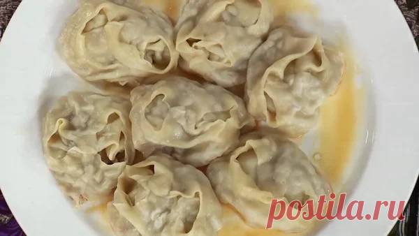 Узбечка рассказала секрет универсального теста, из которого готовят все (манты, ханум, самсу, чебуреки) Моя тетя узбечка не по рождению, а по воле судьбы. Чужая страна за долгие годы стала для нее родной и любимой, а традиции до боли стали своими, закрепились в памяти и пустили крепкие корни.   Тетя долгие годы вела в Узбекистане свой быт и поддерживала домашний очаг. Ее учила свекровь, что-то она подсмотрела у сестер […]