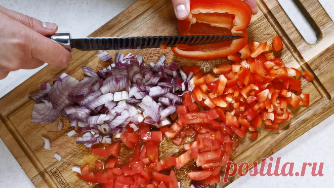 Теперь готовлю вот такие пироги с мясом. Беру обычный батон хлеба и с тестом не вожусь (рецепт на ужин и для перекуса) | Розовый баклажан | Дзен