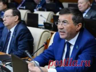 Казахстан рассмотрит вопрос лишения русского языка особого статуса 