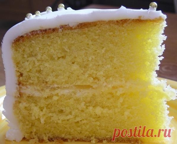 10 секретов для нежного и пышного Бисквита.

№1: ингредиенты. входящие в состав должны быть одной температуры.

Абсолютно все ингредиенты бисквита должны быть одинаковой температуры. Чем ниже будет температура, тем лучше. Это же касается и посуды, в которой вы будете перемешивать ингредиенты.

Секрет №2: просеять муку.

Просеивайте муку через сито несколько раз.

Секрет №3: разделить аккуратно.

Отделяйте белки от желтков. Причем, делать это нужно очень аккуратно, чтобы в ...