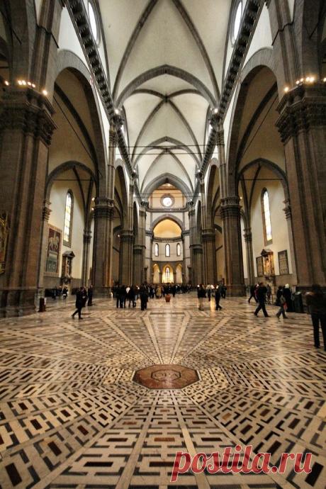 Cathedral of Santa Maria del Fiore, Florence, Italy.  
flickr от ! . © Angela Lobefaro . ! |  Pinterest: инструмент для поиска и хранения интересных идей
