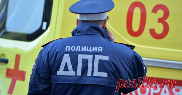 Шесть человек пострадали в результате наезда автомобиля на дерево в Иркутской области - KarLiam/авто В результате наезда легкового автомобиля на дерево в Иркутской области госпитализировали шесть человек, в том числе 12-летнюю девочку.Фото:  Об этом