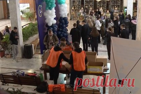 В Нальчике провели республиканский форум волонтеров. Республиканский форум волонтеров в честь Дня добровольца состоялся в Нальчике, Кабардино-Балкария. Известно, что мероприятие прошло во Дворце творчества детей и молодежи, где собрались представители различных добровольческих объединений, которые провели для гостей мастер-классы и лекции.