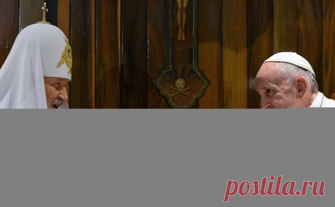 В РПЦ сообщили о встрече патриарха Кирилла и Папы Римского в этом году. Встреча патриарха Кирилла и Папы Римского уже готовится и состоится в этом году, сообщил митрополит Иларион. Их предыдущая очная встреча состоялась в 2016 году на Кубе. 16 марта они созвонились онлайн и обсуждали кризис на Украине