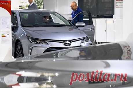 Продажи новых автомобилей в России выросли более чем вдвое. В мае 2023 года в России продали 51 466 новых машин, что на 112 процентов больше показателей годичной давности. Ситуацию на отечественном авторынке весной 2022 года определяли недавно введенные западные санкции, на фоне которых большинство производителей остановили ввоз автомобилей и их производство в России.