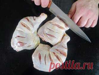 Куриное мясом со вкусом шашлыка на сковороде Домашняя40 мин.3Простой. 9005507Автор: Другая Кухня22 апреля 2020, 08:36. Как приготовить. Пошаговые фото. Видео. Советы к рецепту. Похожие рецепты. Ингредиенты. куриные окорочка 3 шт. лук 2 шт. хмели сунели (или ваши любимые специи) 1-2 ч.л. винный уксус 1 ст.л. сахар щепотка. соль. древесный уголь 1 шт. щепа для копчения. Пошаговый рецепт приготовления. Сегодня у меня три куриных окорочка, но так приготовить можно любое мясо.