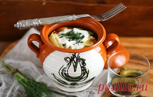 Жаркое в горшочке с фаршем.
Простой рецепт тушеного блюда в горшочке из говяжьего фарша, грибов, картофеля и корнеплодов (морковь, корень сельдерея и корень петрушки).