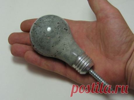 Крючок вешалка для одежды в виде лампочки