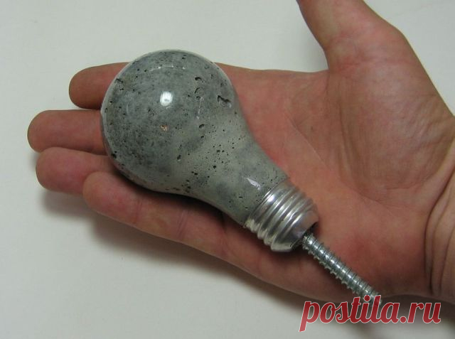 Крючок вешалка для одежды в виде лампочки