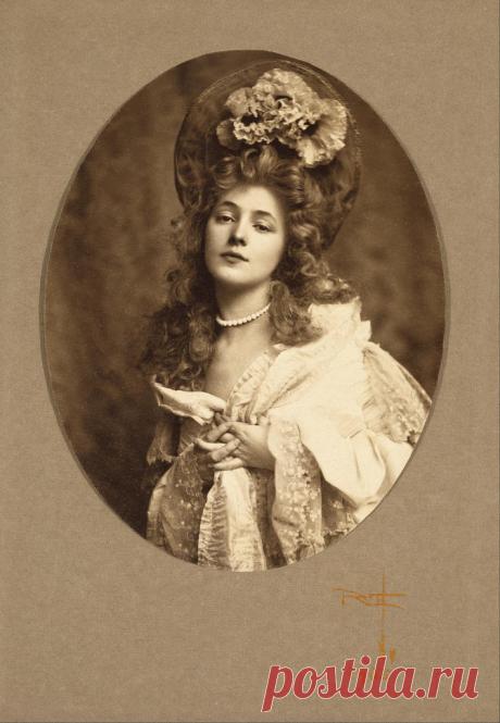Evelyn Nesbit by Rudolf Eickemeyer 1905  |  VINTAGE PHOTOGRAPHY