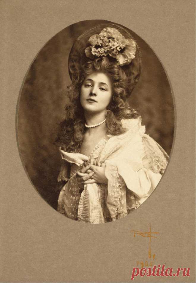 Evelyn Nesbit by Rudolf Eickemeyer 1905  |  VINTAGE PHOTOGRAPHY