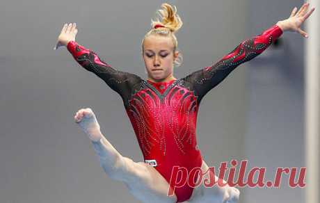 Гимнастка Листунова выиграла многоборье на чемпионате России. Второе место заняла Ангелина Мельникова, третьей - Ульяна Перебиносова