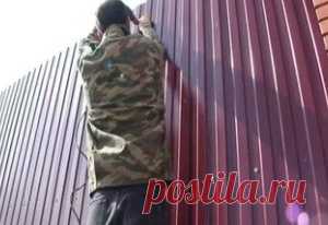 Можно ли ставить глухой забор между соседними участками?