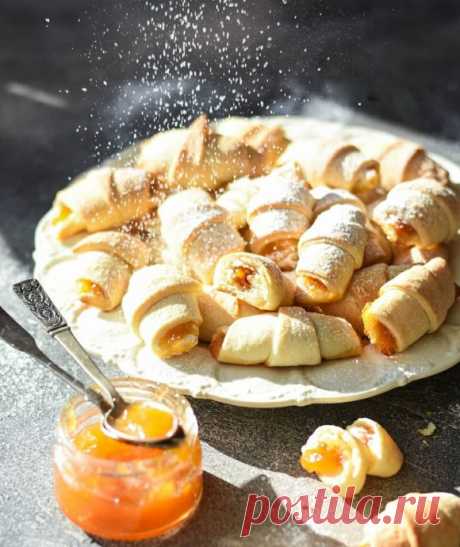 ​Песочные рогалики с джемом