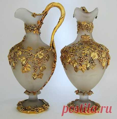 Антикварная лавка. Кувшины.