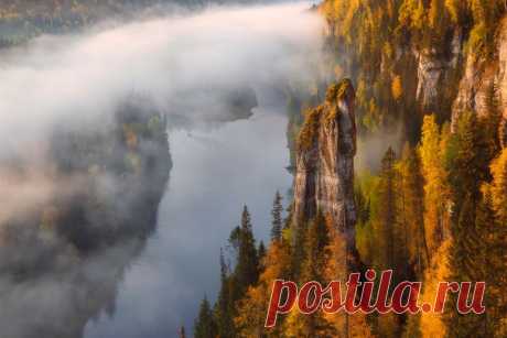 Потрясающий вид на уральскую тайгу. Чертов палец — один из усьвинских столбов. Dmitry Ilyshev