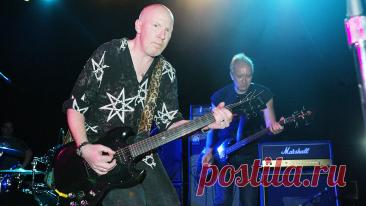 Музыкант Cheetah Chrome, один из основателей Dead Boys и участник ранней панк-сцены, умер в возрасте 71 года.