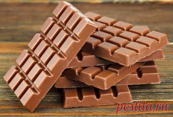 4 самые качественные молочные шоколадки 2021 года Шоколад, а в особенности молочный, пользуется большой популярностью, причем как среди детей, так и среди взрослых. А так как грядут новогодние праздники, то шоколадка станет отличным презентом, и не т