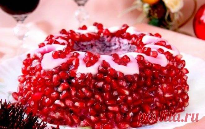 Салат «Гранатовый браслет» с курицей