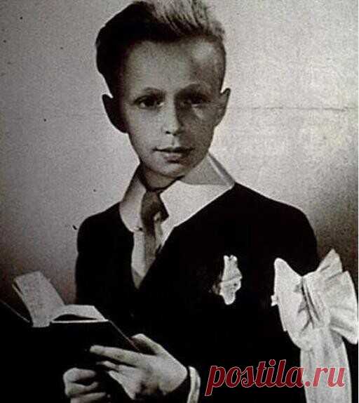 Пьер Ришар - примерный ученик
Франция, 1943 г.