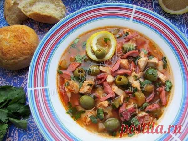 Идеально! Сборная солянка с колбасой и курицей — Вкусные рецепты