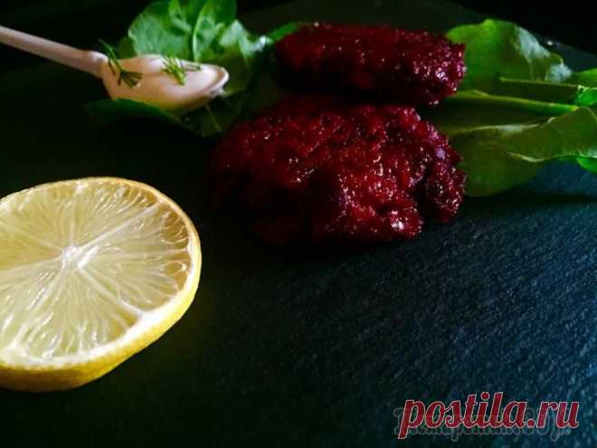 СВЕКОЛЬНЫЕ ДРАНИКИ С БРЫНЗОЙ