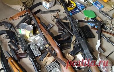 ТАСС: обвиняемые в покушении на Соловьева покупали оружие в даркнете. Значительная часть огнестрельного оружия переделывалась из охолощенных образцов