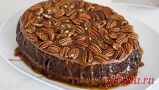 Slow-Cooker Turtle Upside-Down Cake Chocolate cake baked in the slow cooker with a layer of gooey caramel in the middle. Oh and frosting and more caramel and pecans on top. YES.