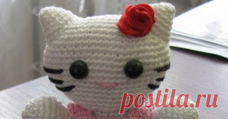 Hello Kitty - схема вязания игрушки крючком Кошечка Хелло Китти Hello Kitty в сарафане с тюльпаном, мягкая игрушка. Вязание крючком. Амигуруми. Схема, описание, мастер-класс.