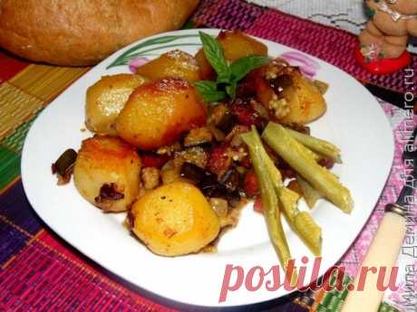 Гуцульская картошечка с колбасой и солеными огурцами / Рецепты с фото