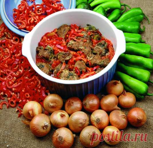 Паприкаш с червени чушки и свинско : Готварски, кулинарни рецепти