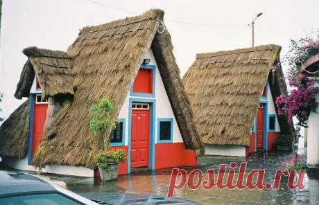 Палхейрос - традиционные португальские жилища в городе Сантана