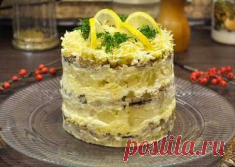 Слоеный салат со шпротами на новогодний стол 2018 Автор рецепта Home & Kitchen - Cookpad