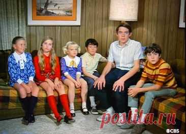 Brady Bunch Girls in Swimsuits - Search