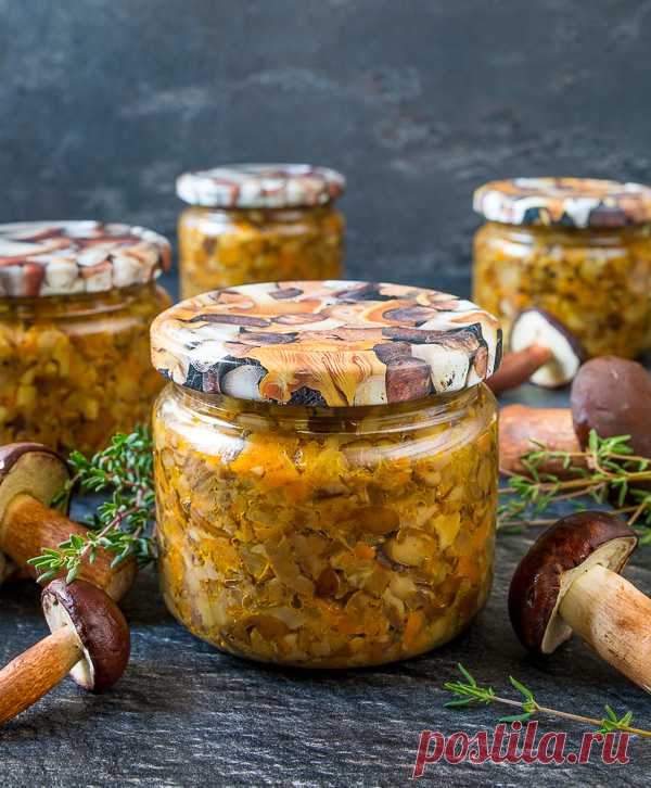 Грибная икра на зиму на Вкусном Блоге Как у вас с лесными грибами, друзья? У нас в Беларуси их в этом году очень много. Поэтому я начинаю серию рецептов грибных заготовок на зиму – думаю, многим будет актуально. Начнем с грибной икры. Для ее приготовления подходят любые грибы – подосиновики, польские, моховики, опята. И белые можно, но…