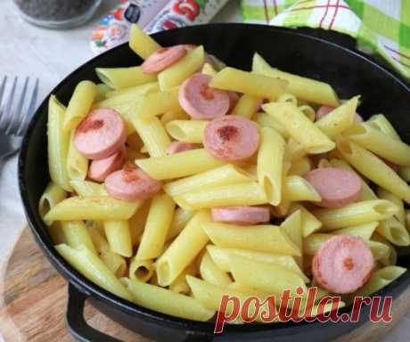 Макароны С Сосисками На Сковороде Макароны с сосисками на сковороде - вкусное блюдо для повседневного меню. Рецепт приготовления сосисок очень простой.