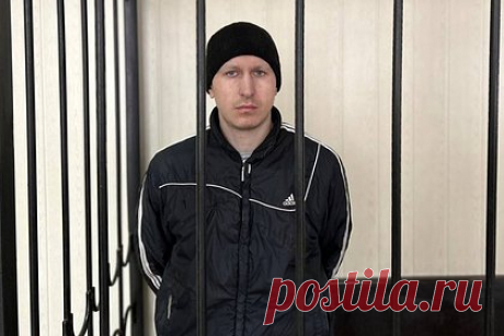 Военный ВСУ получил пожизненный срок за приказ расстрелять десять граждан. В Донецке суд приговорил к пожизненному сроку командира взвода 56-й отдельной механизированной бригады Вооруженных сил Украины (ВСУ) Василия Ткачука, приказавшего расстрелять десять мирных жителей Мариуполя. С марта по апрель 2022 года четыре военных находились на боевой позиции.