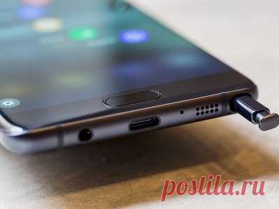 Samsung Galaxy Note 7 из новых партий будет иметь опознавательный знак на коробке Ранее компания Samsung начала отзывать смартпэды Galaxy Note 7 из-за проблем с аккумулятором и бесплатно менять устройства на новые. В связи с этим производитель решил начать отмечать модели, которые были выпущены позже и являются полностью безопасными для использования. На коробках таких смартфонов на штрих-коде будет находиться небольшой чёрный квадрат, а возле него будет круглая наклейка с голубой буквой S…
