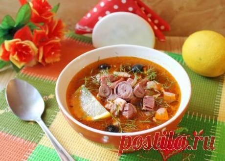 ​Солянка "по-домашнему" Ингредиенты:Куриные сердечки &mdash; 200 гКолбаса полукопченая &mdash; 150 г&nbsp;Салями &mdash; 200 г&nbsp;Сосиски &mdash; 2 шт.&nbsp;Окорочок куриный &mdash; 1 шт.&nbsp;Огурец соленый &mdash; 1–2 шт.
Томатная паста &mdash; 1 ст. л.&nbsp;Подсолнечное масло &mdash; 30 мл&nbsp;Лук...