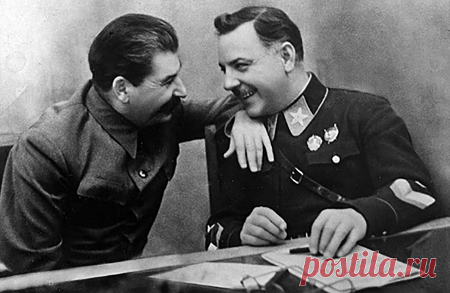 Климент Ворошилов возглавлял наркомат обороны 15 лет. Современники назвали его «Климент непотопляемый». Он избежал расправы в годы Большого террора, не понёс ответственности за провал советско-финской войны. Более того, Ворошилов был единственным, с кем генсек был на «ты», допускал в общении партийные прозвища – «Коба» и «Володин», позволял в своём кабинете стукнуть кулаком по столу и разразиться бранью. Почему же Сталин, который никому не прощал ошибок, делал исключения для…