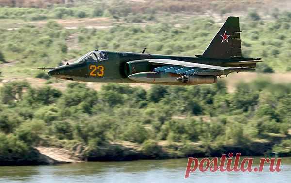 Су-25 "Грач" - бронированный дозвуковой штурмовик