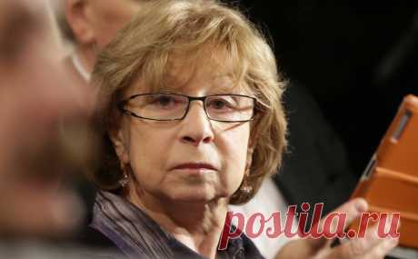 Ахеджакова назвала причину «травли» «Современника». По мнению Лии Ахеджаковой, скандал вокруг «Современника» устроили люди, недовольные назначением главного режиссера театра