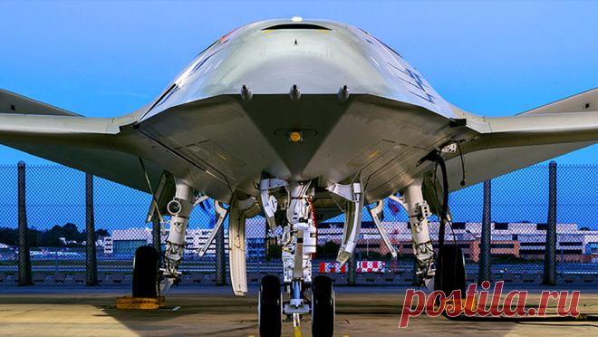 Заправка в воздухе: США создали новый танкер 19 декабря в городе Сент-Луис корпорация Boeing впервые показала широкой публике MQ-25 — беспилотный летательный аппарат-топливозаправщик. По мнению компании, на современном этапе развития авиации ВМС США это средство больше всего подходит для дозаправки американских палубных самолетов в воздухе. «Газета.Ru» проанализировала характеристики беспилотного танкера.