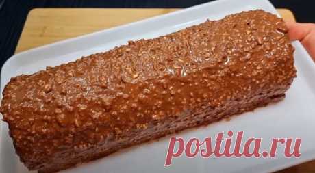 Ленивый торт-рулет "Сникерс". С данным рецептом санкции нам нипочём Рецепт нежного, тающего во рту рулета "Сникерс" к чаю.